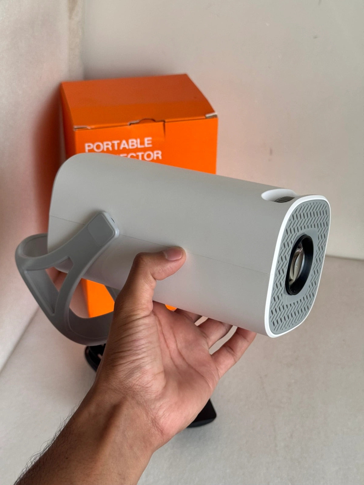 Ultra HD Smart Projector 2K Native resolution and 4K Support